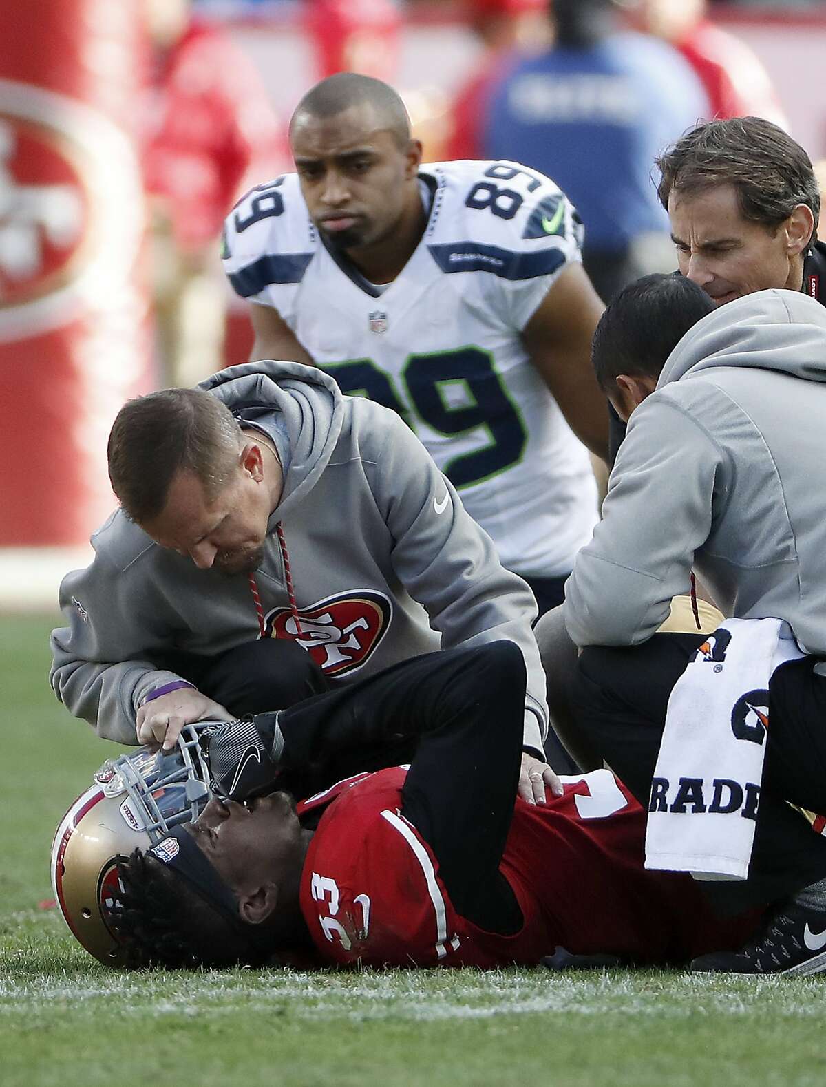 49ers CB Robinson sustained sprained ankle