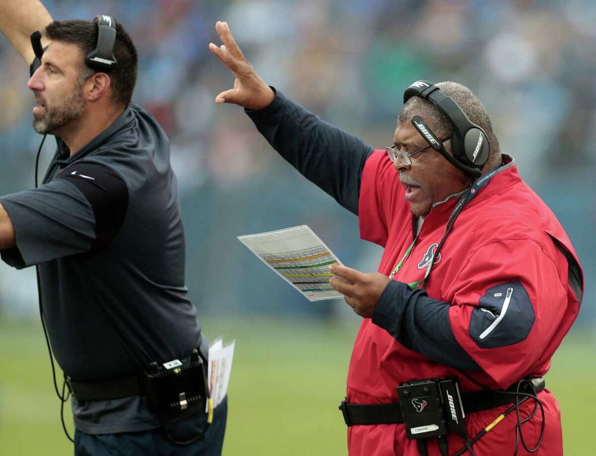 Texans admire and believe in defensive coordinator Romeo Crennel