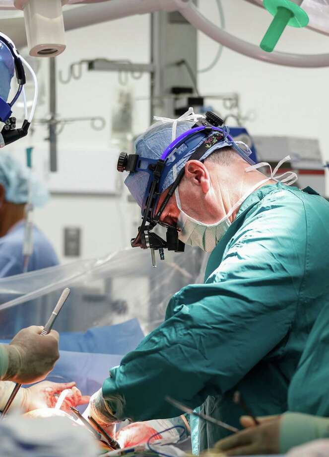 Boston heart surgeon starts operating in Houston where