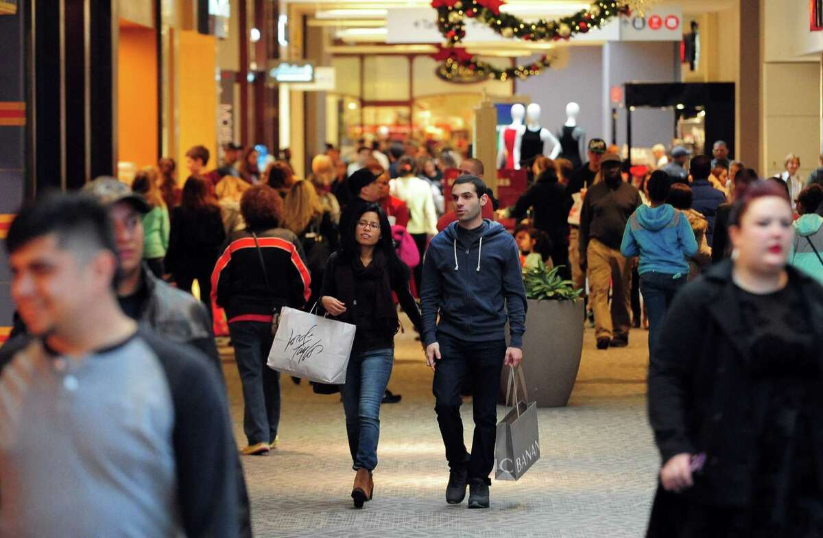 Holiday sales rose 4 percent to about $658.3 billion, according to The National Retail Federation. That beat a forecast for a 3.6 percent boost. But department stores posted a 7 percent decline.