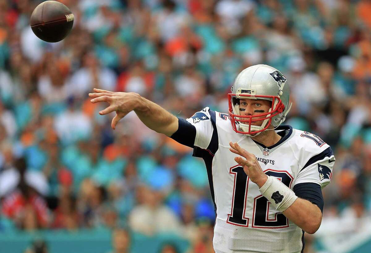 Tom Brady's hero as a kid was Joe Montana, but the Patriots QB is giving his idol a run for his money as a quarterback legend.
