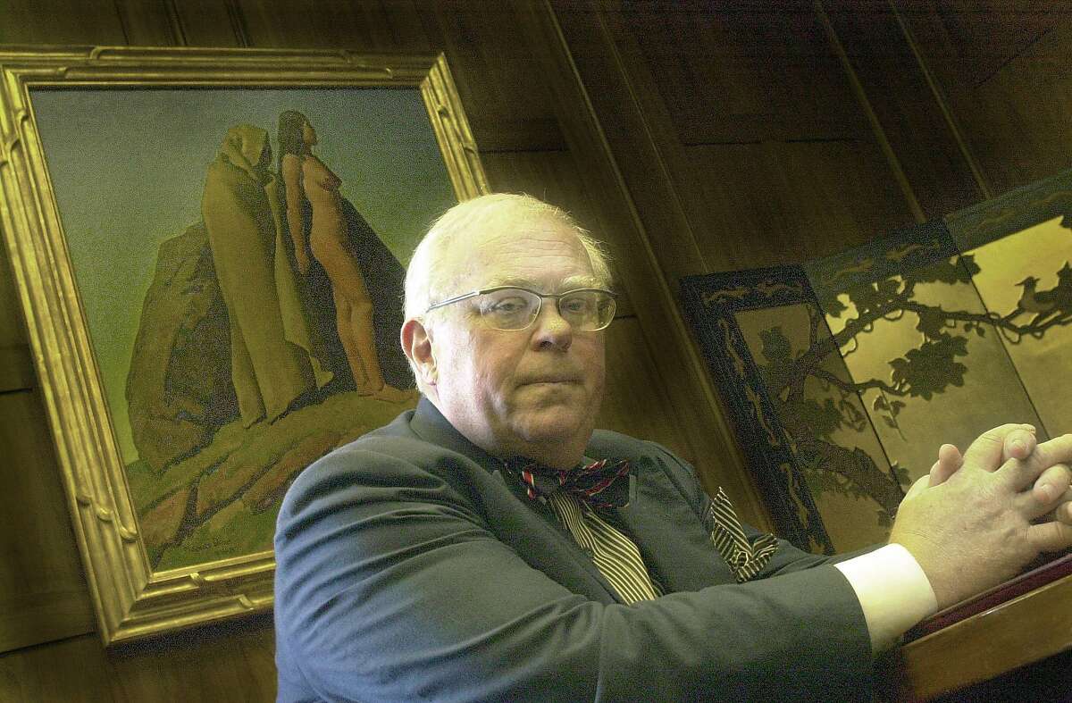 Caption History:CHANGE10-C-30JUL02-MN-PG changing california landscape in Sacto, interview with State Libraian Kevin Starr in his office with Painting behind him by Maynard Dixon. SAN FRANCISCO CHRONICLE PHOTO BY PENNI GLADSTONE Ran on: 09-14-2004 Kevin Starr Ran on: 09-14-2004 CHANGE10-C-30JUL02-MN-PG changing california landscape in Sacto, interview with State Libraian Kevin Starr in his office with Painting behind him by Maynard Dixon. SAN FRANCISCO CHRONICLE PHOTO BY PENNI GLADSTONE