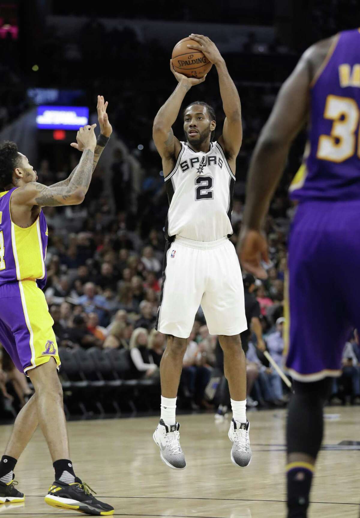Kawhi Leonard has eclipsed 30 points in three consecutive games and has scored in double figures in 72 in a row.