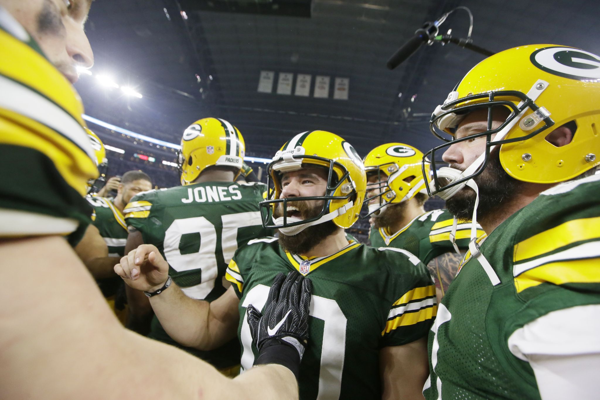 NFL: Clutch Rodgers leads Packers past rallying Cowboys, 34-31