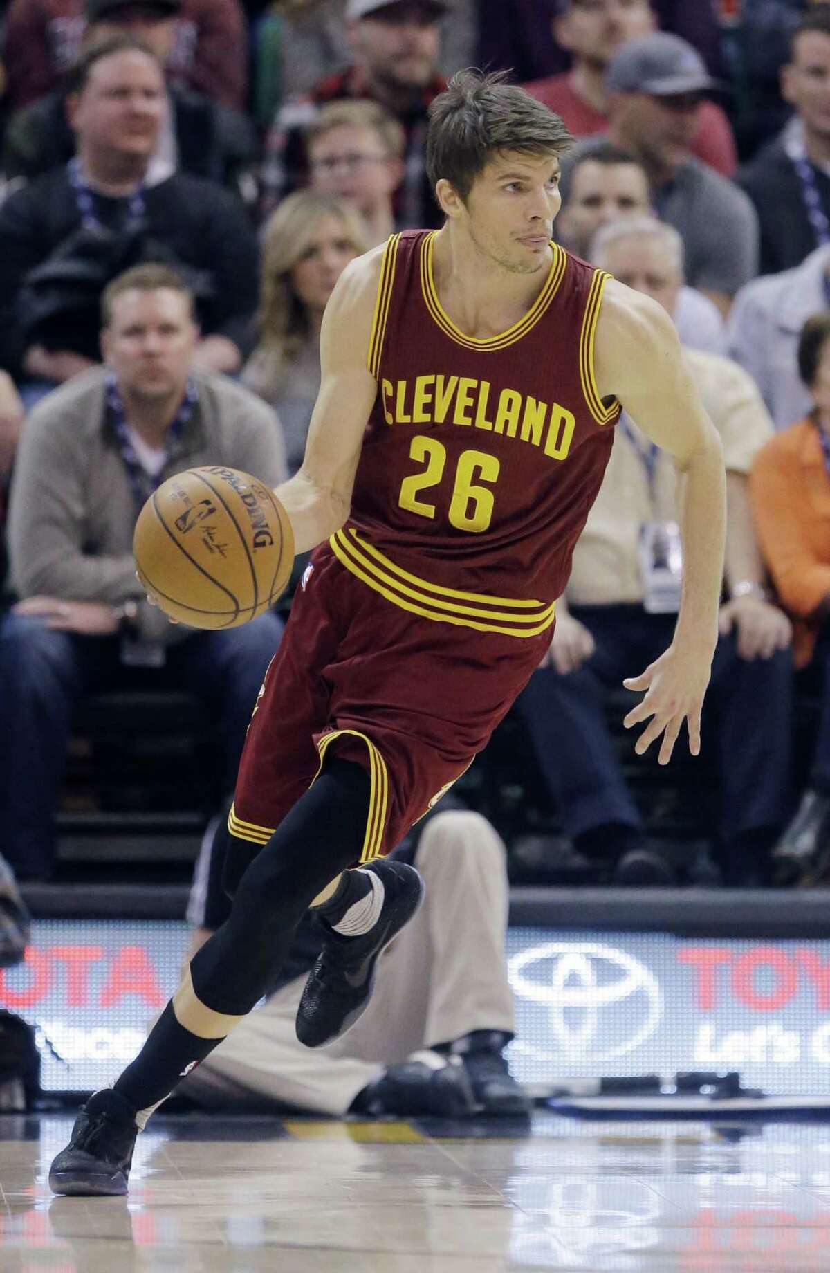 Cleveland Cavaliers guard Kyle Korver (26) brings the ball up court in the first half against the Utah Jazz on Jan. 10, 2017, in Salt Lake City.