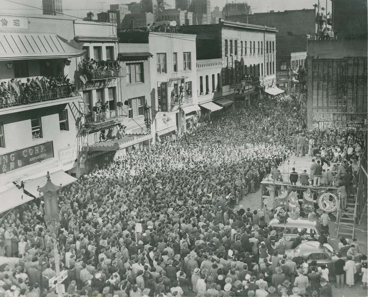 1953: The first year that non-Chinese outsiders were invited to the New Year celebration. 140,000 showed up.