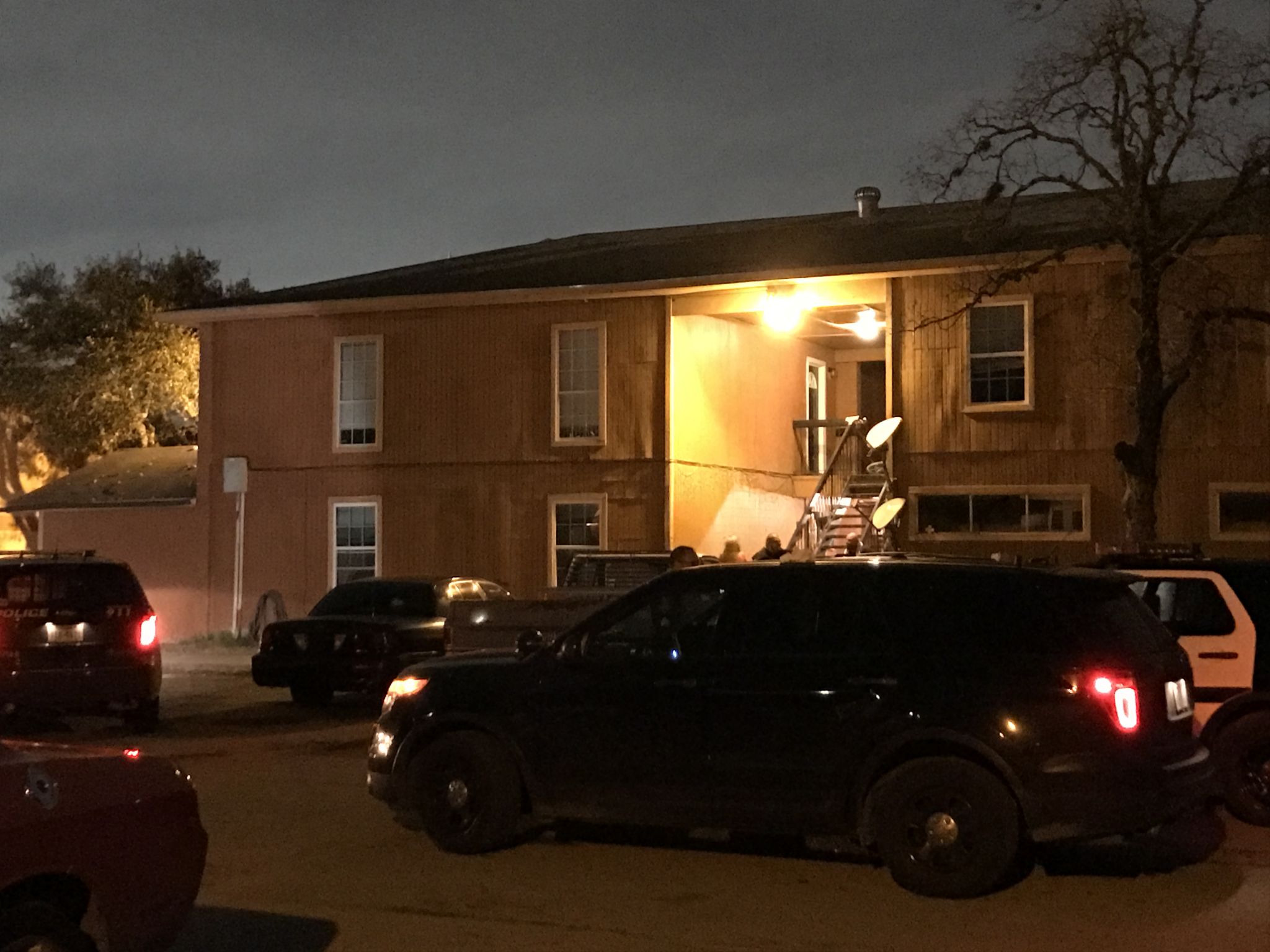 Man shot outside East Side apartment complex
