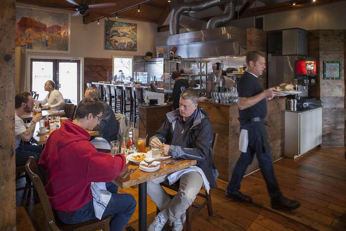 Healdsburg Dining Eating Up The Town Healdsburg Dining Eating Up The Town, Round Table Healdsburg