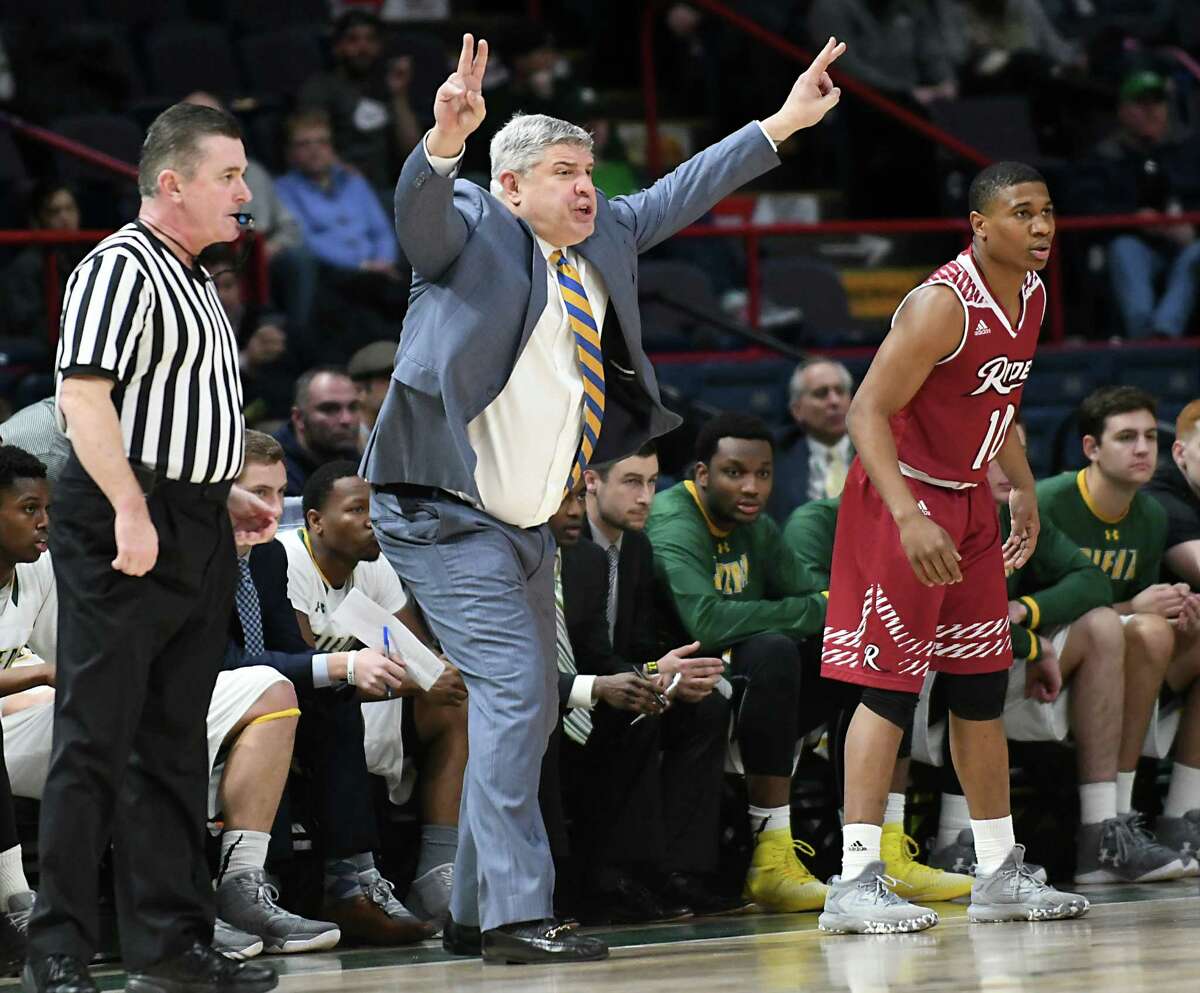 Fight, invisible handshakes during Siena basketball game