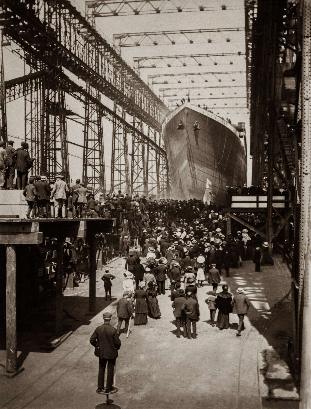 Newlyreleased photos of Titanic show ship before its tragic demise
