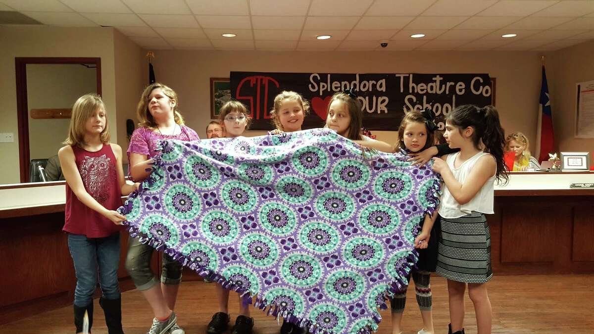 Splendora ISD students donate blankets to children at East Texas Dream