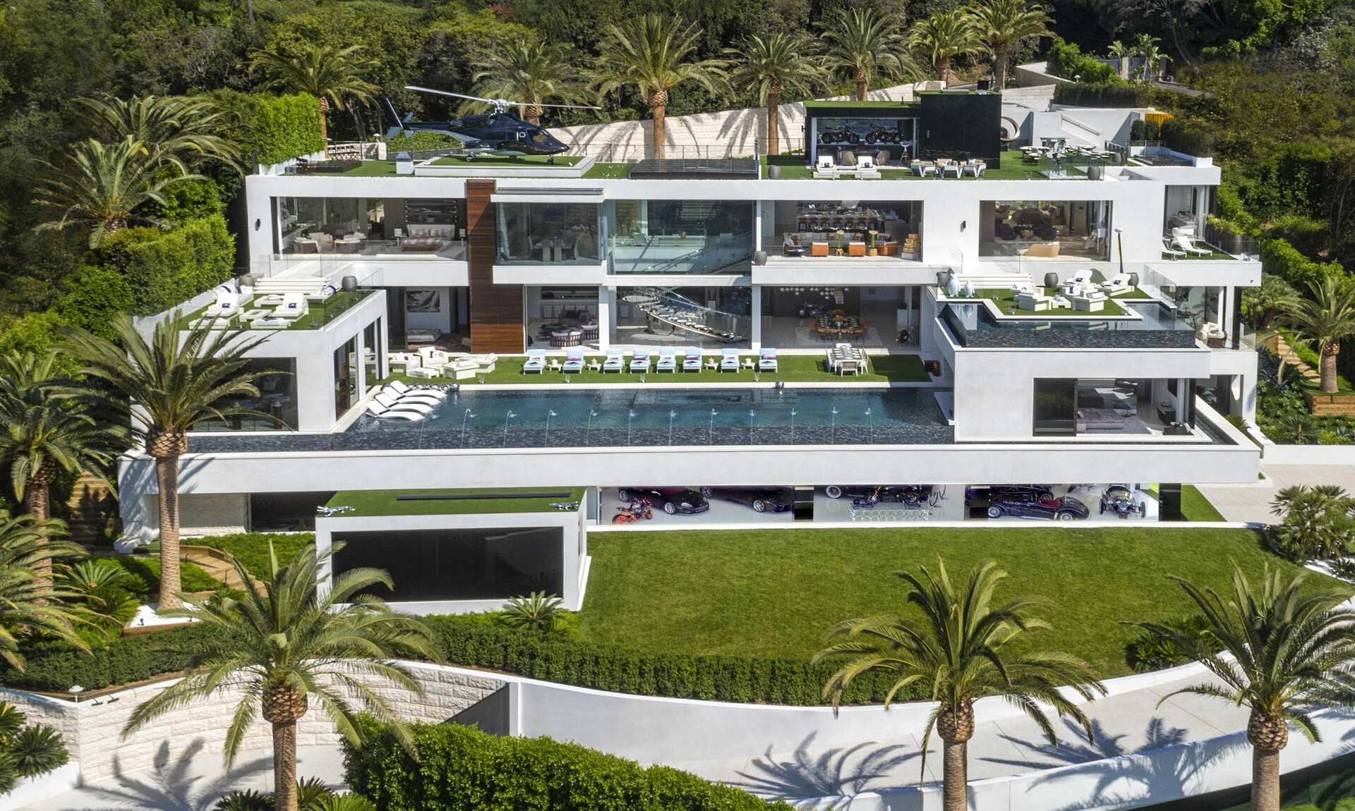 マックナイト「マスティク パビリオン」「Bel Air, California」 Extravagant $250 million California mansion comes with helicopter