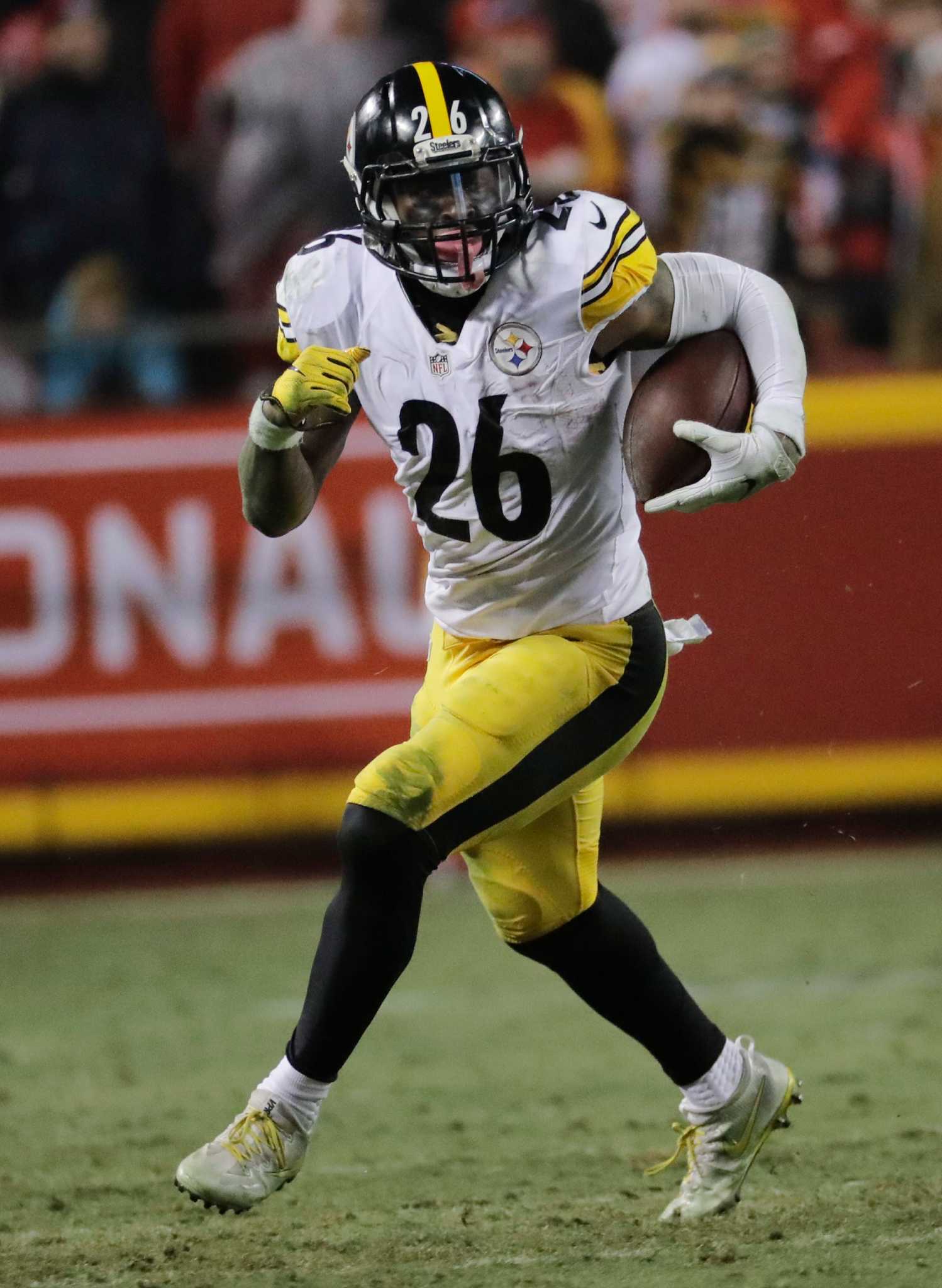 Le'Veon Bell carries Pittsburgh Steelers into AFC title game in