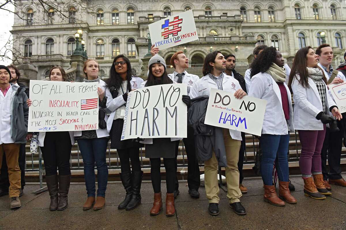 Albany Med students march to support Affordable Care Act