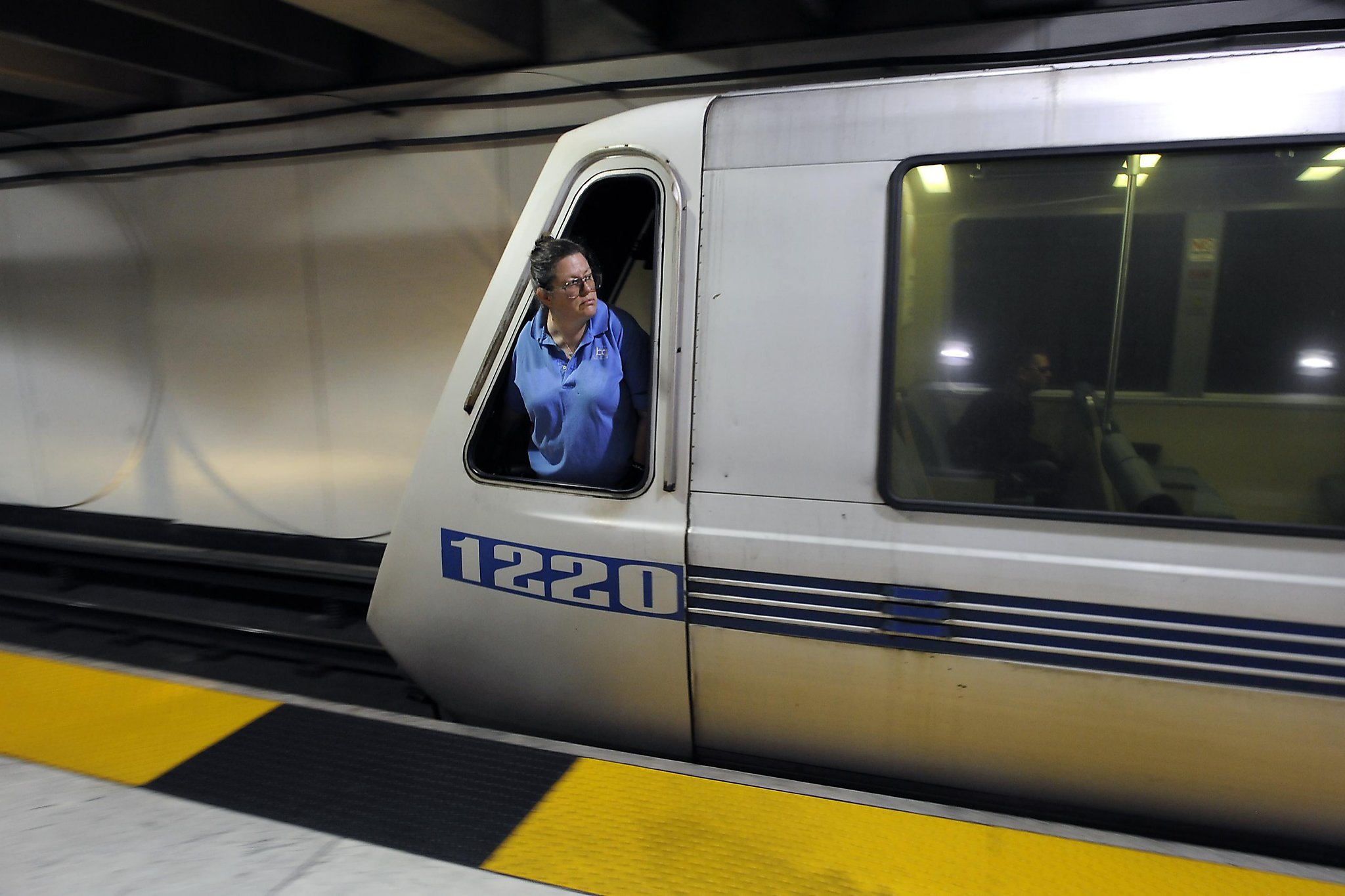 two-bart-passengers-pepper-sprayed-during-robbery-attempt