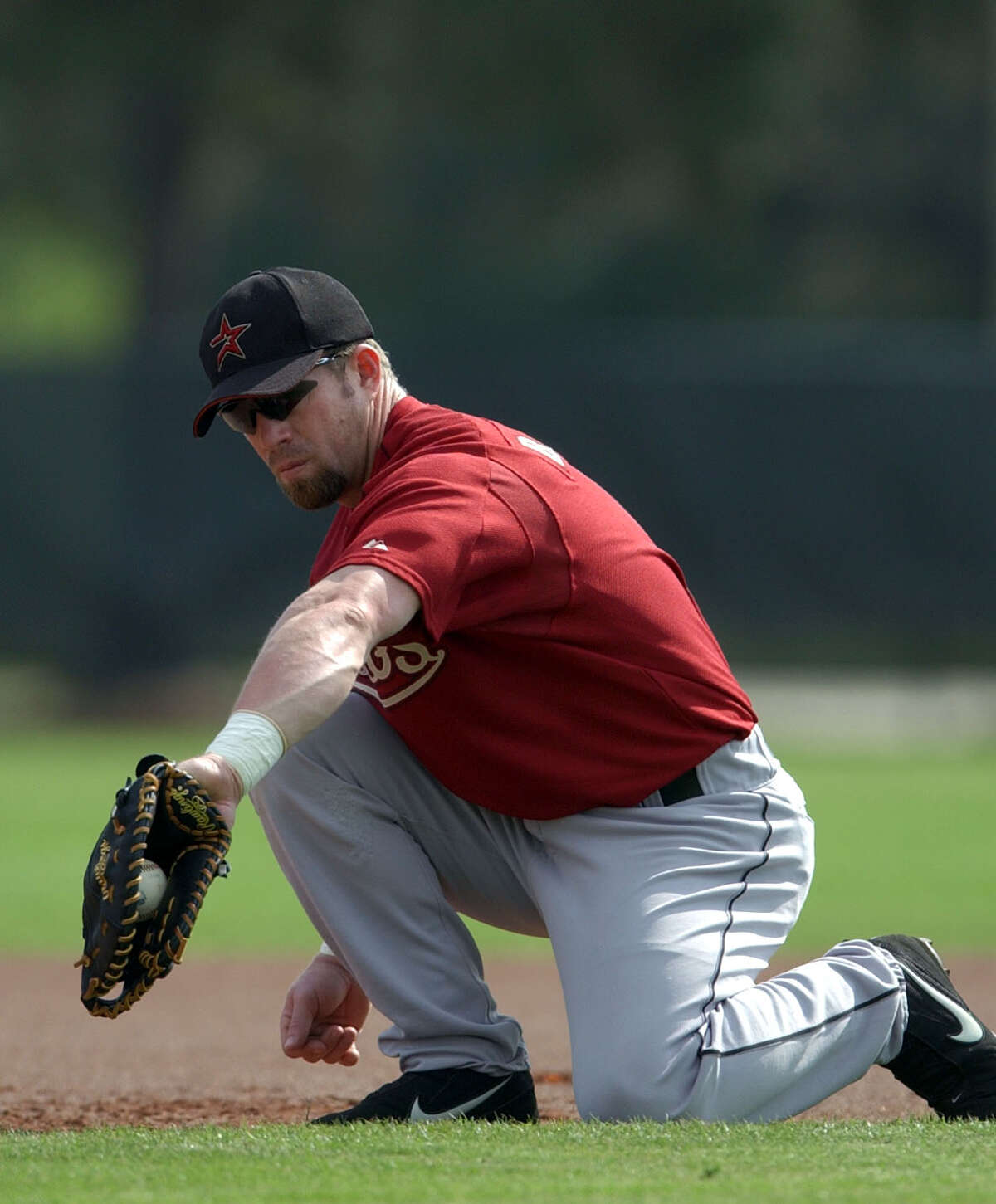 Though he wasn't a shortstop, Jeff Bagwell took a tip from Hall of Famer Ozzie Smith and improved his backhand.