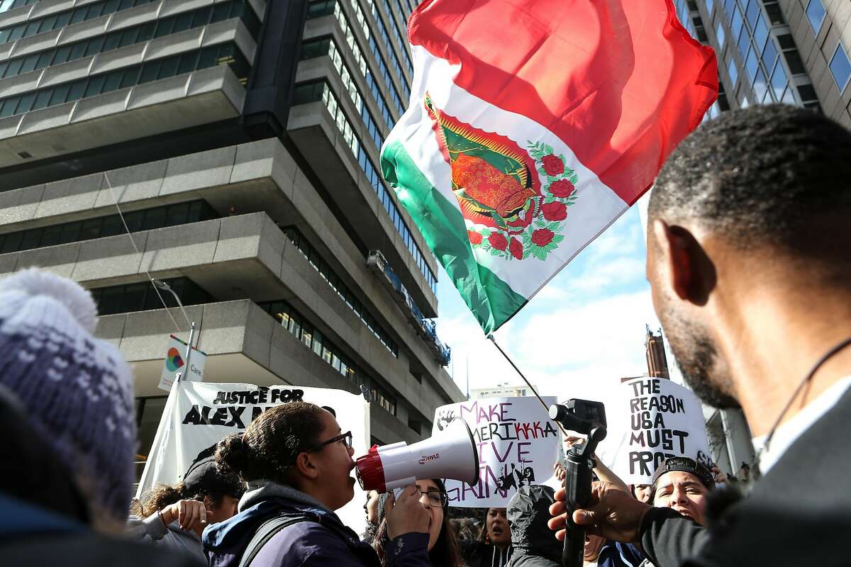 Thousands protest in San Francisco and Oakland as President Trump sworn in