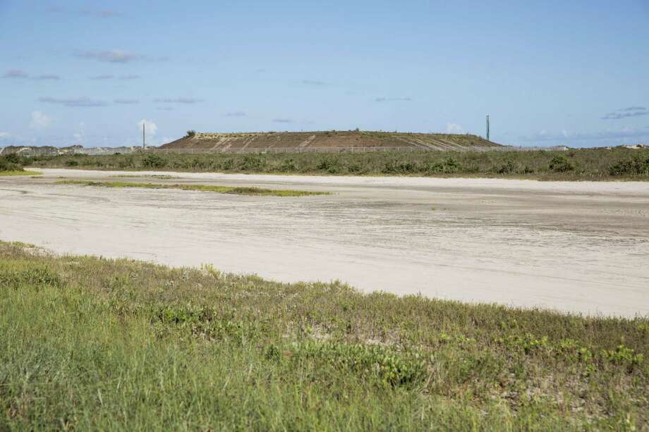   A mound that would house SpaceX's launch pad is seen in this 2016 photo. SpaceX recently delivered a large tank of liquid oxygen at the site near Boca Chica Beach. Photo: Carolyn Van Houten / Carolyn Van Houten / San Antonio News Express 2016 