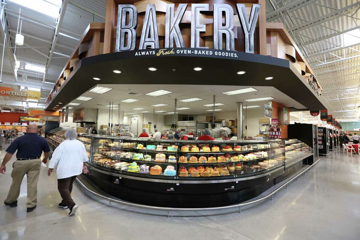 H-E-B in Clear Lake Marketplace, with 106,000 square feet, opened in February. ﻿