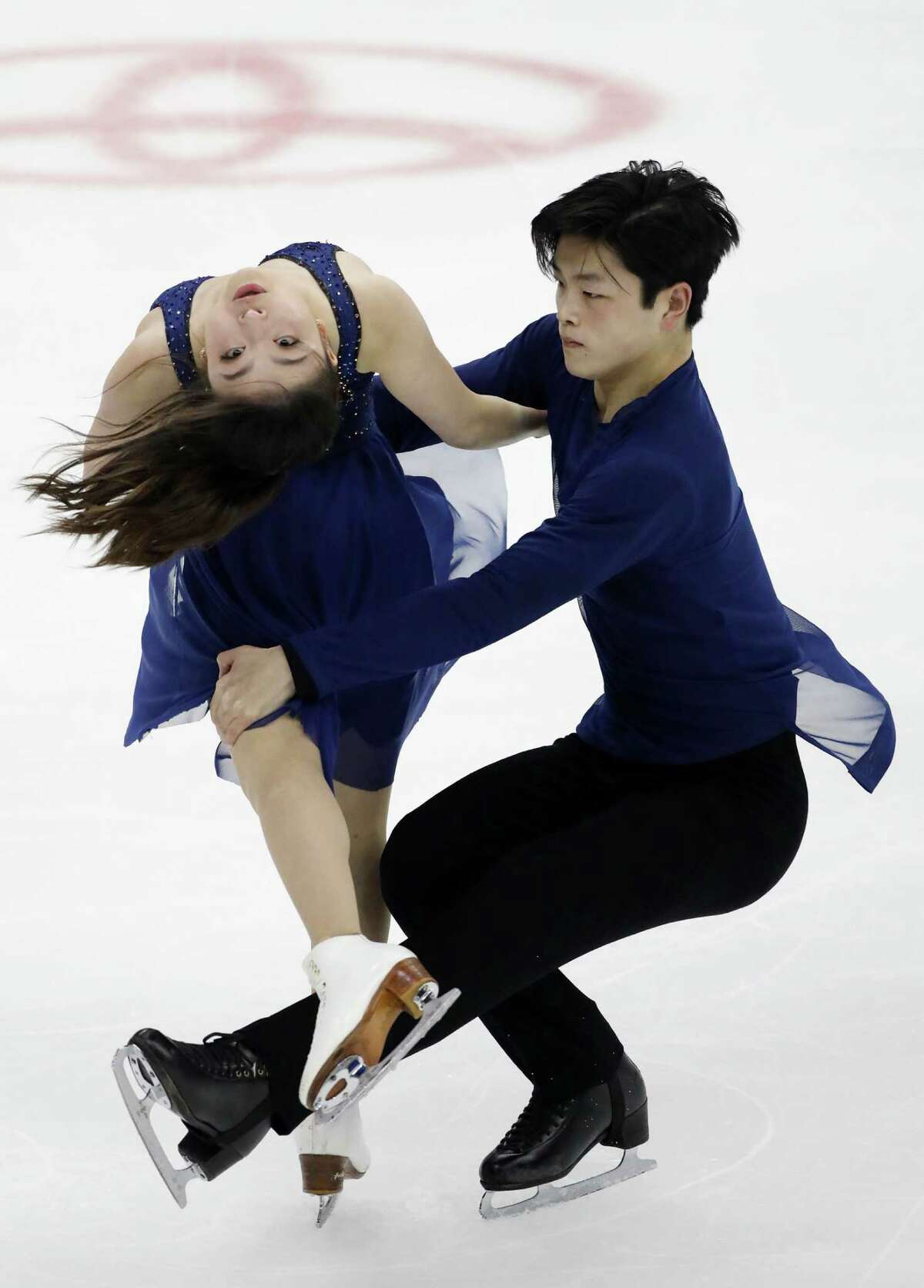 Maia and Alex Shibutani perform during the free dance competition at the U.S. Figure Skating Championships Saturday, Jan. 21, 2017, in Kansas City, Mo. (AP Photo/Colin E. Braley)