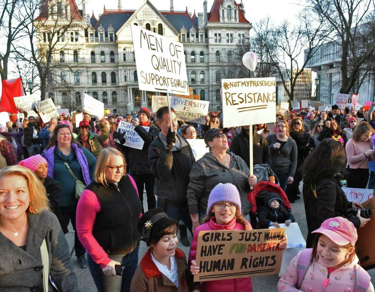 Crowd of 7,000 marches in Albany