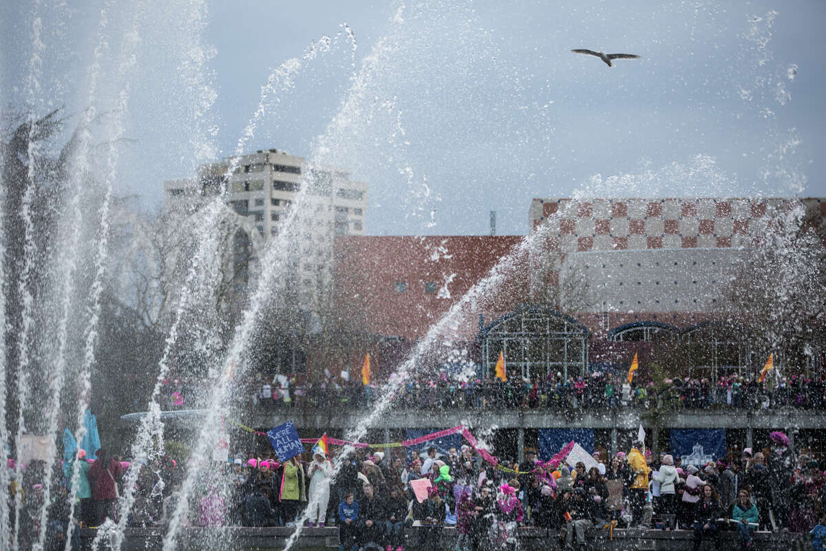 More than 100,000 join Women's March on Seattle