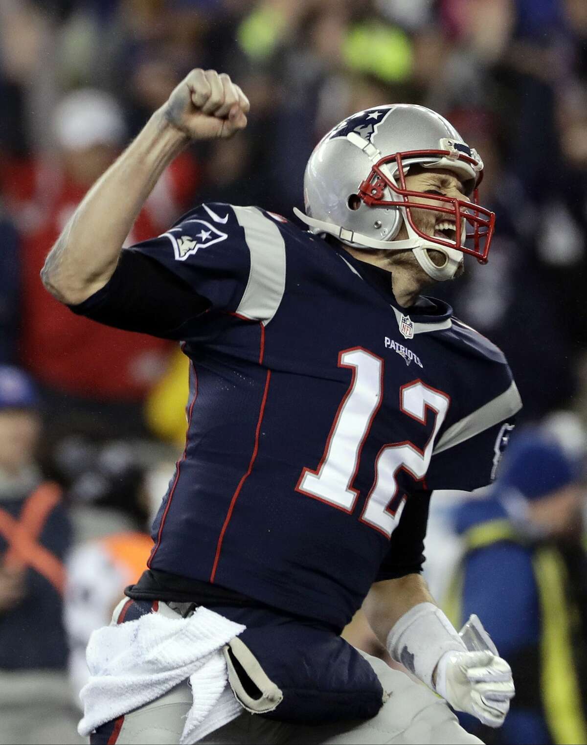 Tom Brady, Patriots secure spot in Houston with stomping 