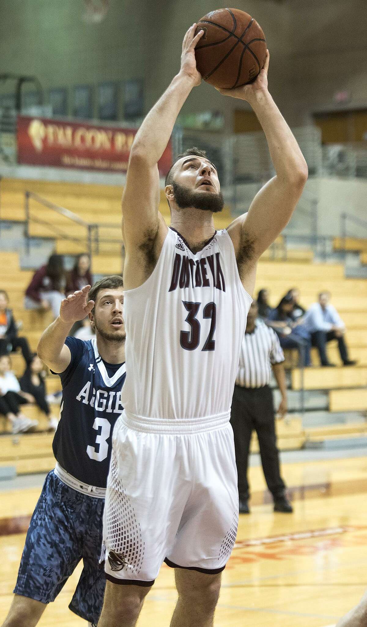 Jordan VanDeKop had 18 points, seven rebounds and four assists as TAMIU won 90-81 at Oklahoma Panhandle State Thursday to pull into a four-way tie for first place.