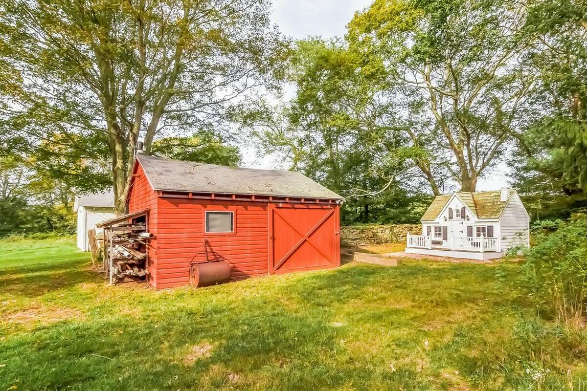 On the market Antique Colonials in Connecticut