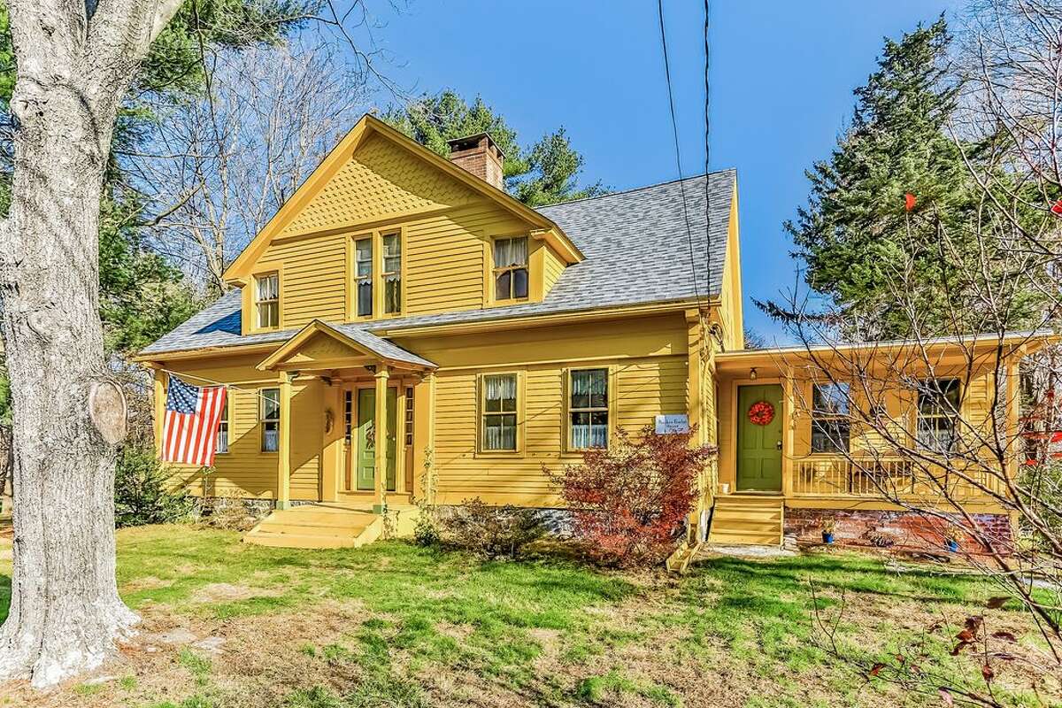 On the market Antique Colonials in Connecticut