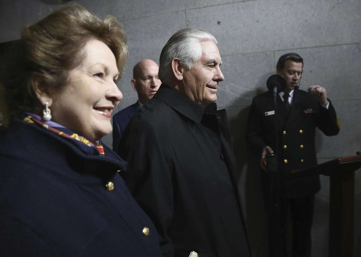 Mike Pompeo confirmed for CIA, Rex Tillerson passes key vote