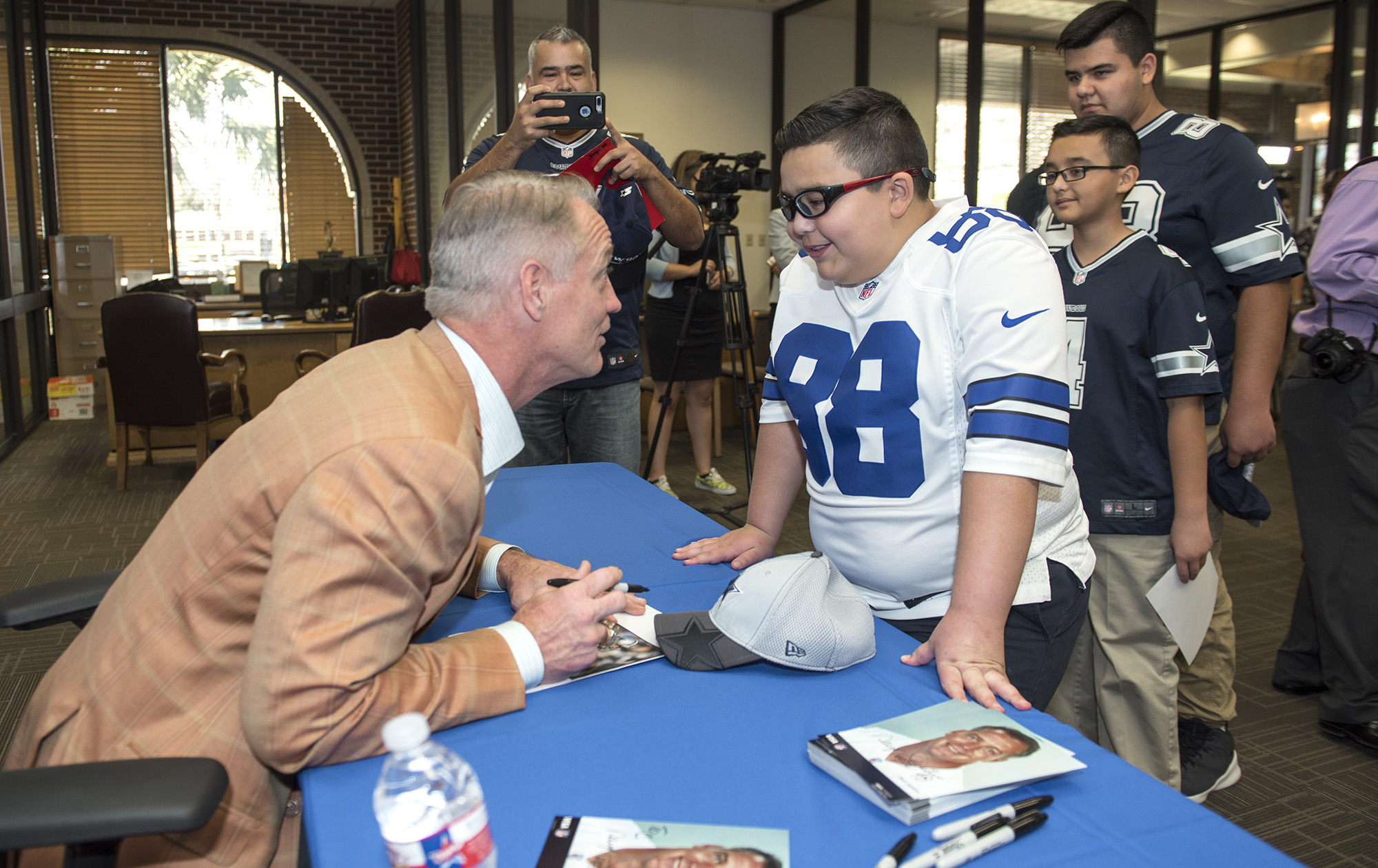 BBVA Compass Bank donates 5,000 to Boys and Girls Club of Laredo.