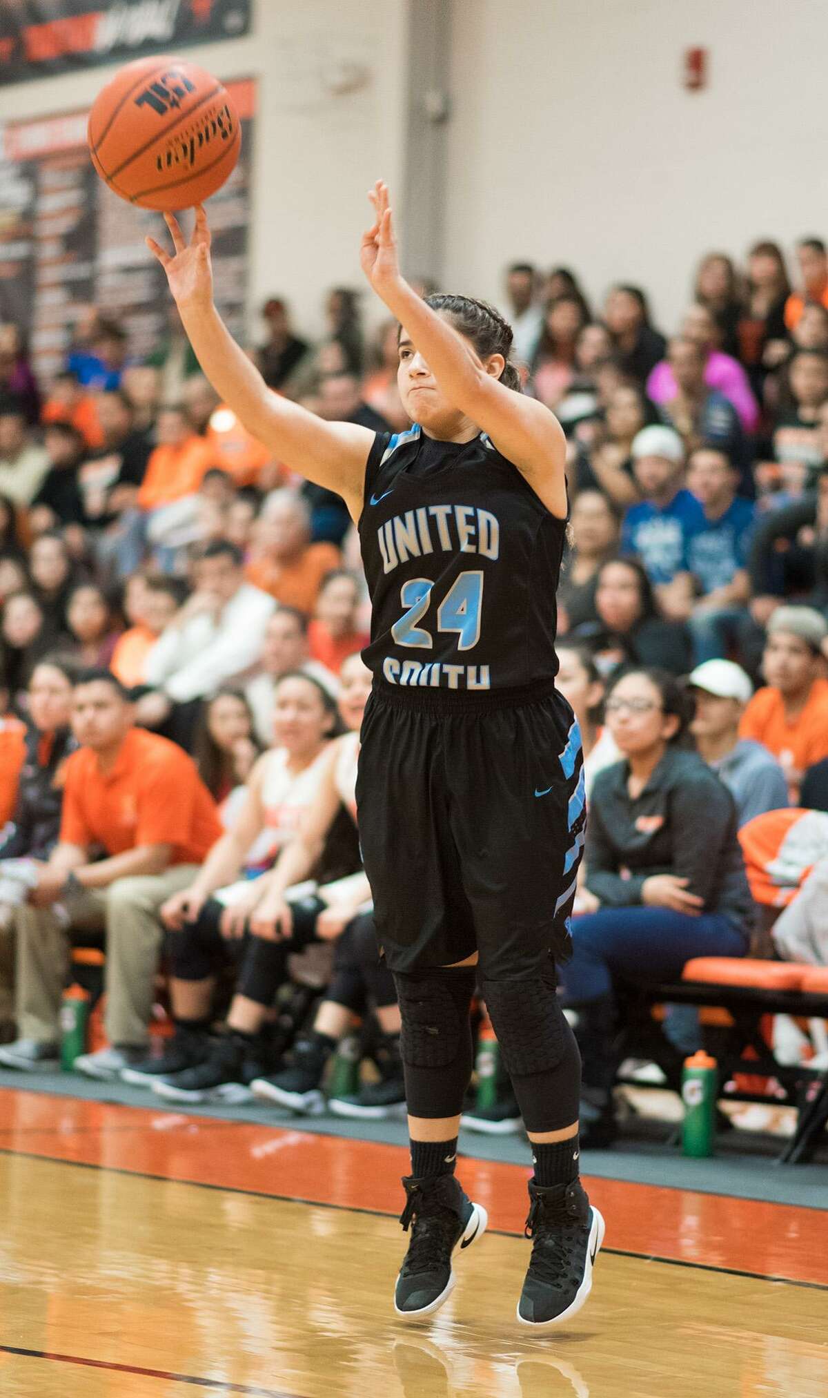 With four of five starters in foul trouble, Alexis Martinez and the United South bench held off the Longhorns 70-61 on the road Tuesday.