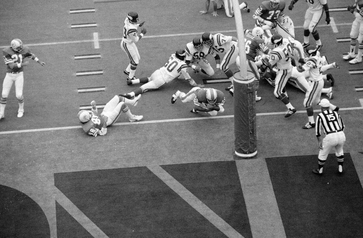 Super Bowl VIII: Larry Csonka and Dolphins make it back-to-back titles in  rout of Vikings – New York Daily News