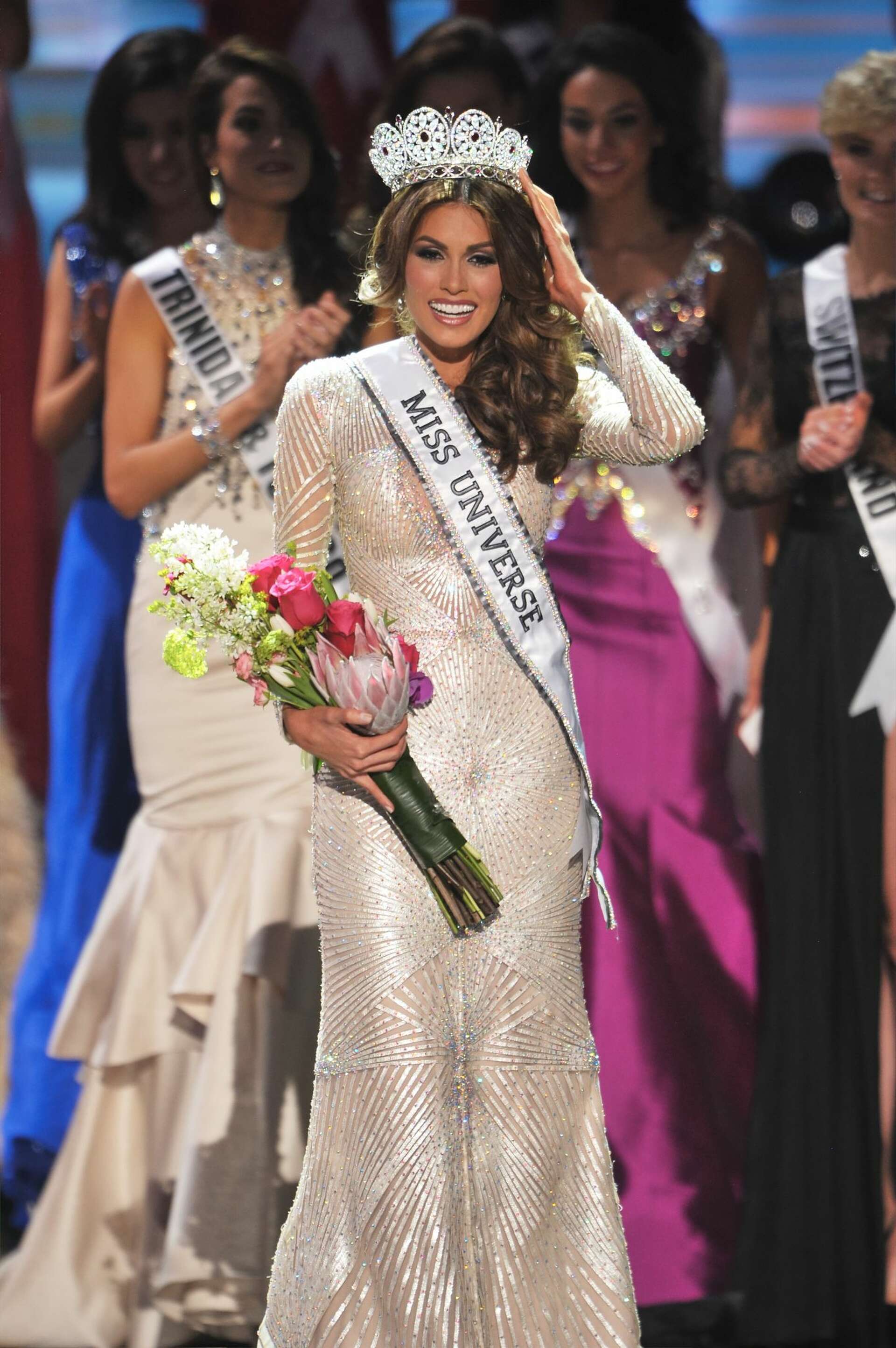 Photos of Miss Universe Winner Outfits Through the Years - Business Insider, image size:1920x2887