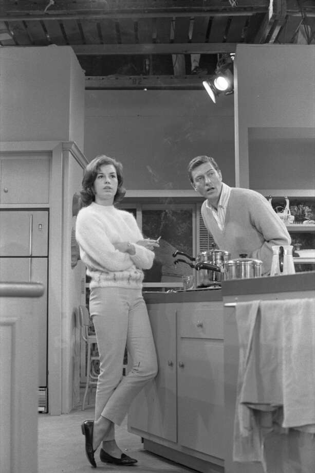 Behind The Scenes Of The Dick Van Dyke Show With Mary Tyler Moore Sfgate 3882