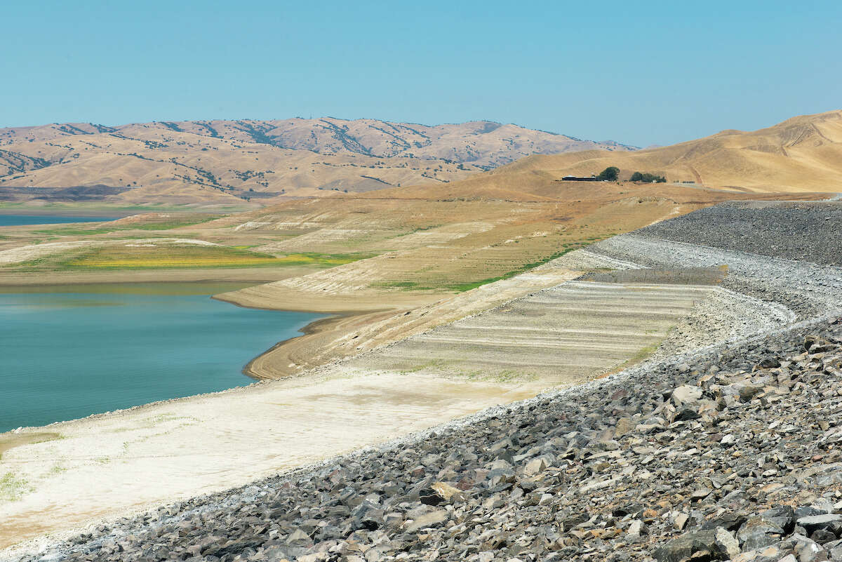 Drought Over? Before-and-after Photos Show California Reservoir's 110 ...