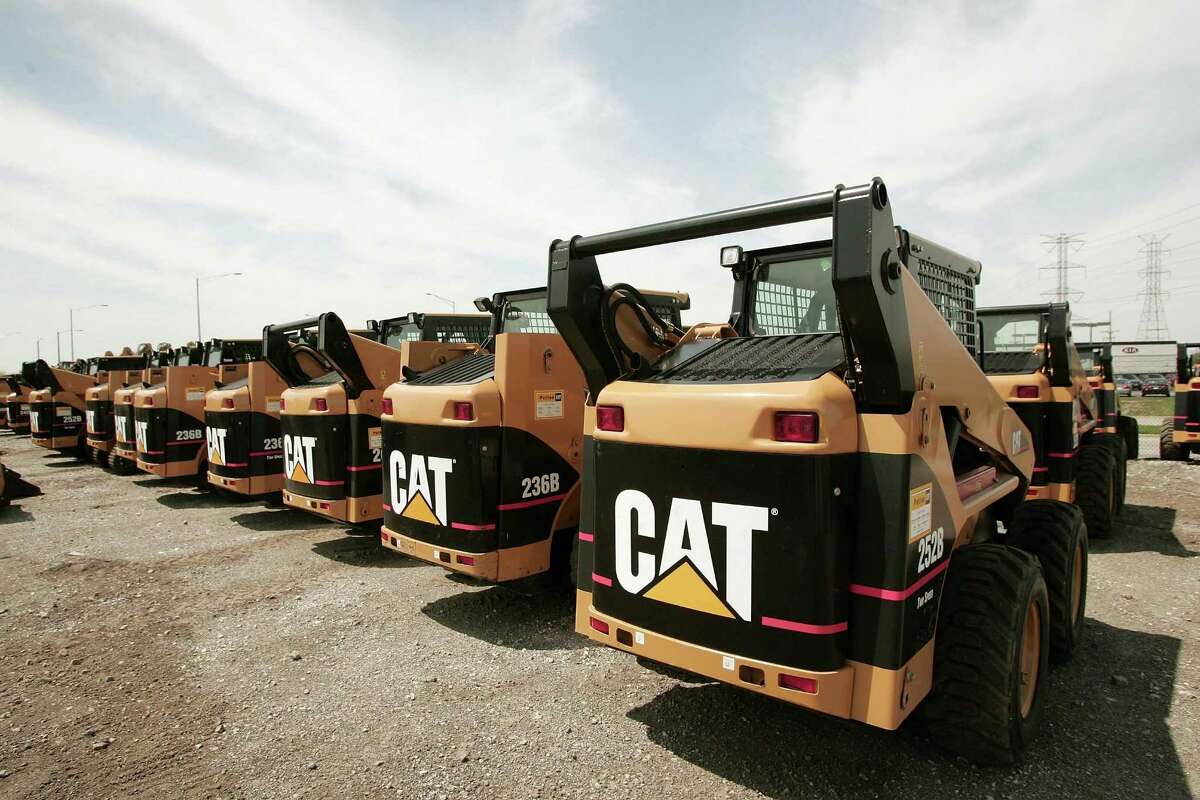Caterpillar forecast 2017 revenue and earnings that trailed analysts’ estimates as signs of a recovery in mining and energy have yet to translate into a rebound in demand for the company’s signature yellow machines.