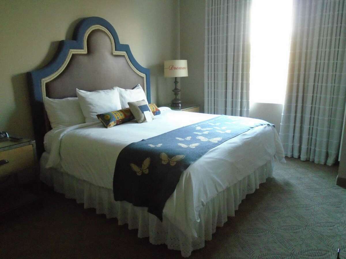 Hooray for Dollywood!