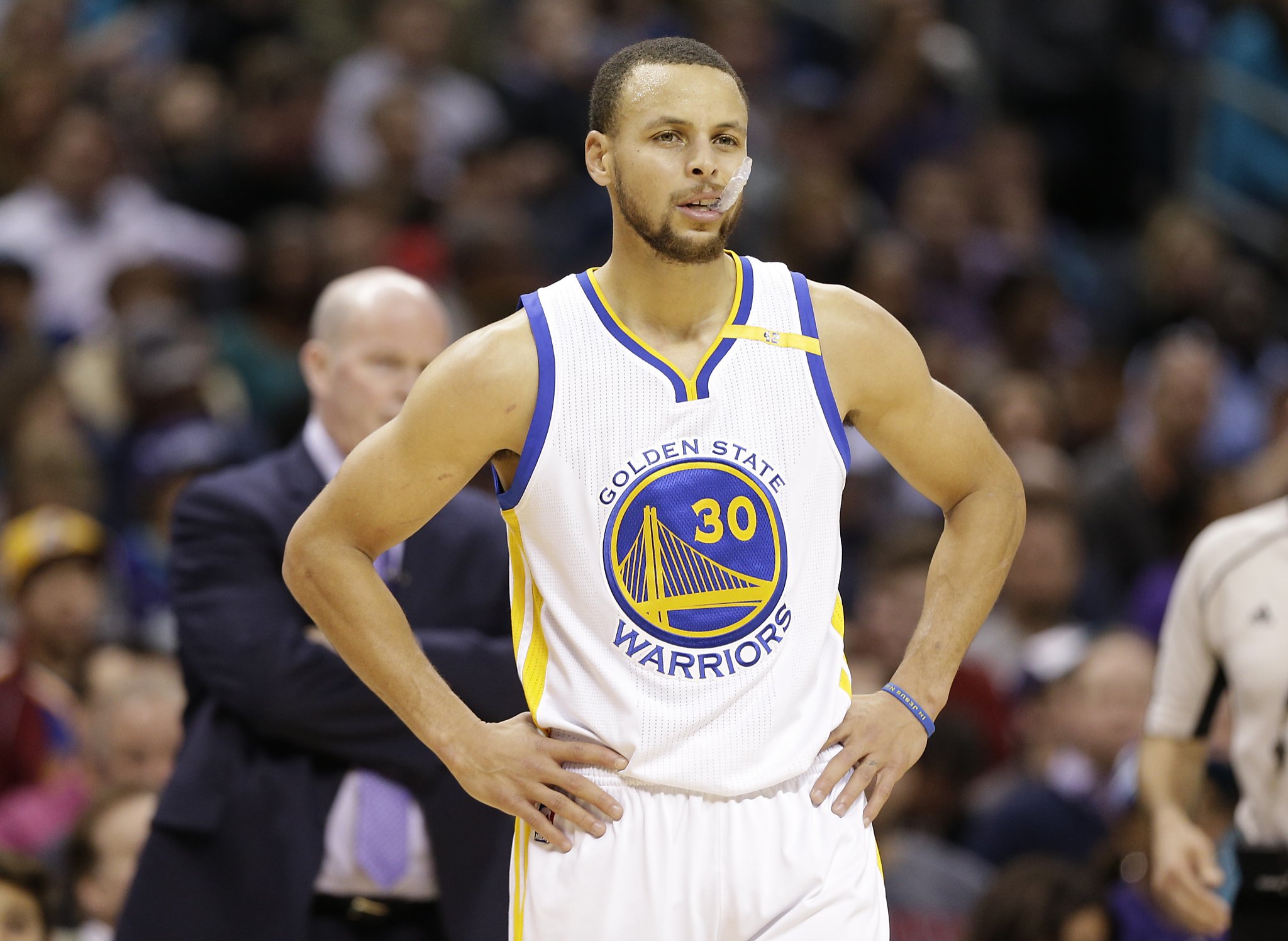 Warriors’ Stephen Curry Questionable Vs. Clippers