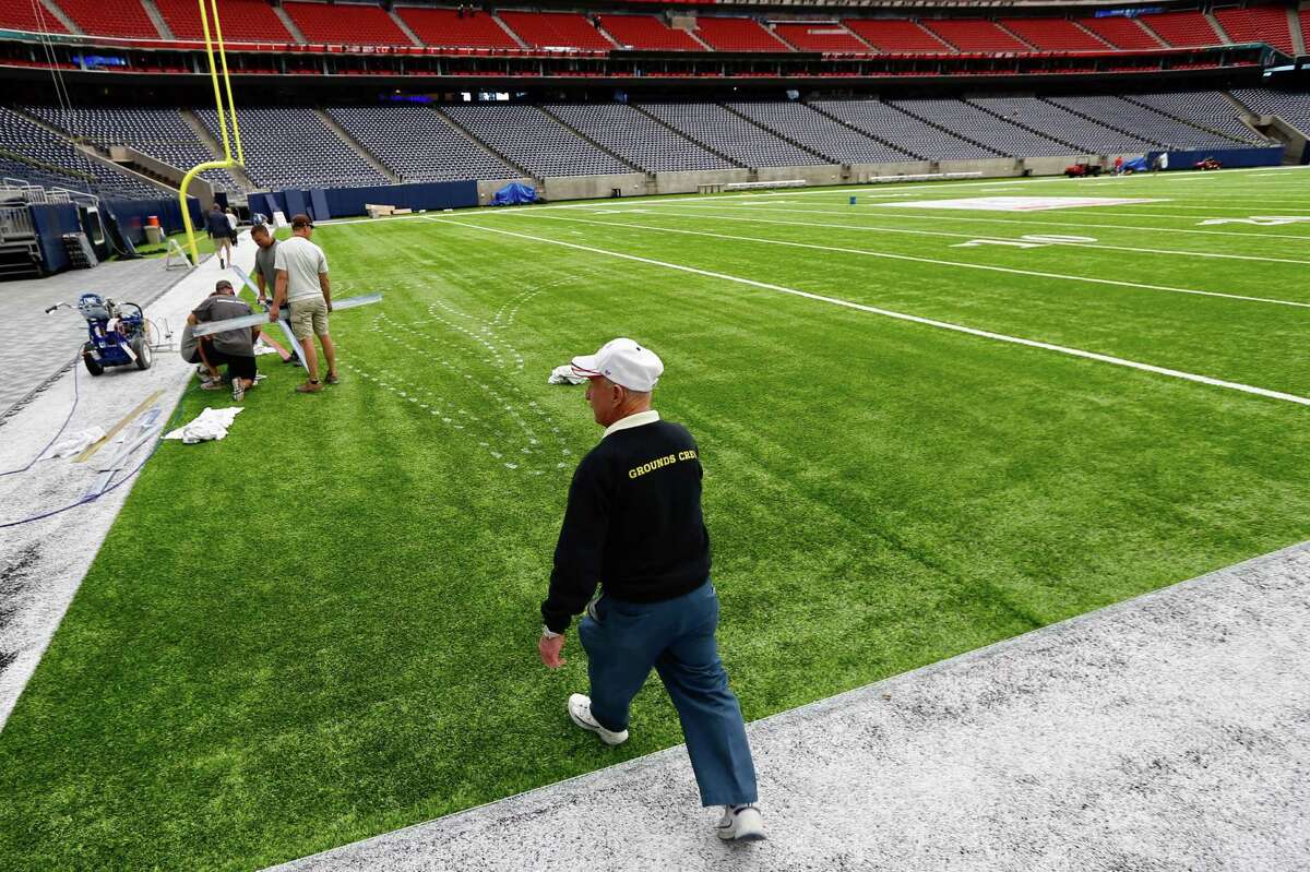 Texans ditching grass field for artificial surface at NRG