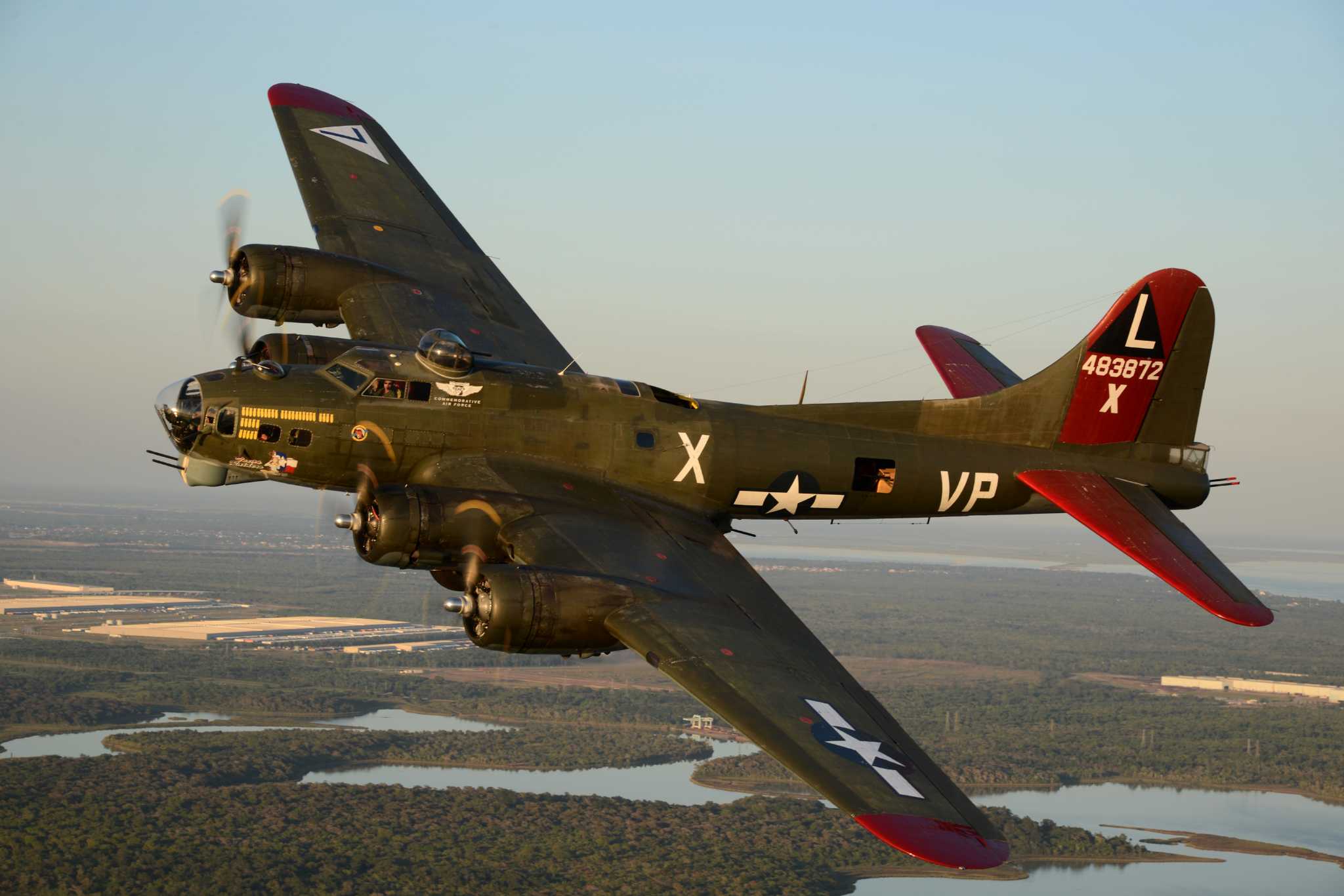 b>Photos:</b> Flying Fortress Bomber - Los Angeles Times