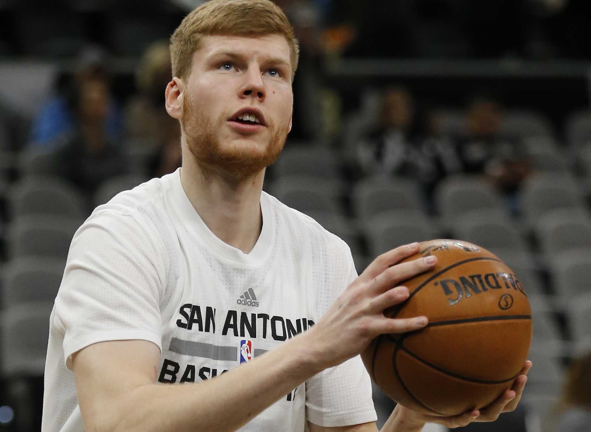 Spurs’ Bertans ignores childhood issue that cost him part of finger - San Antonio ...