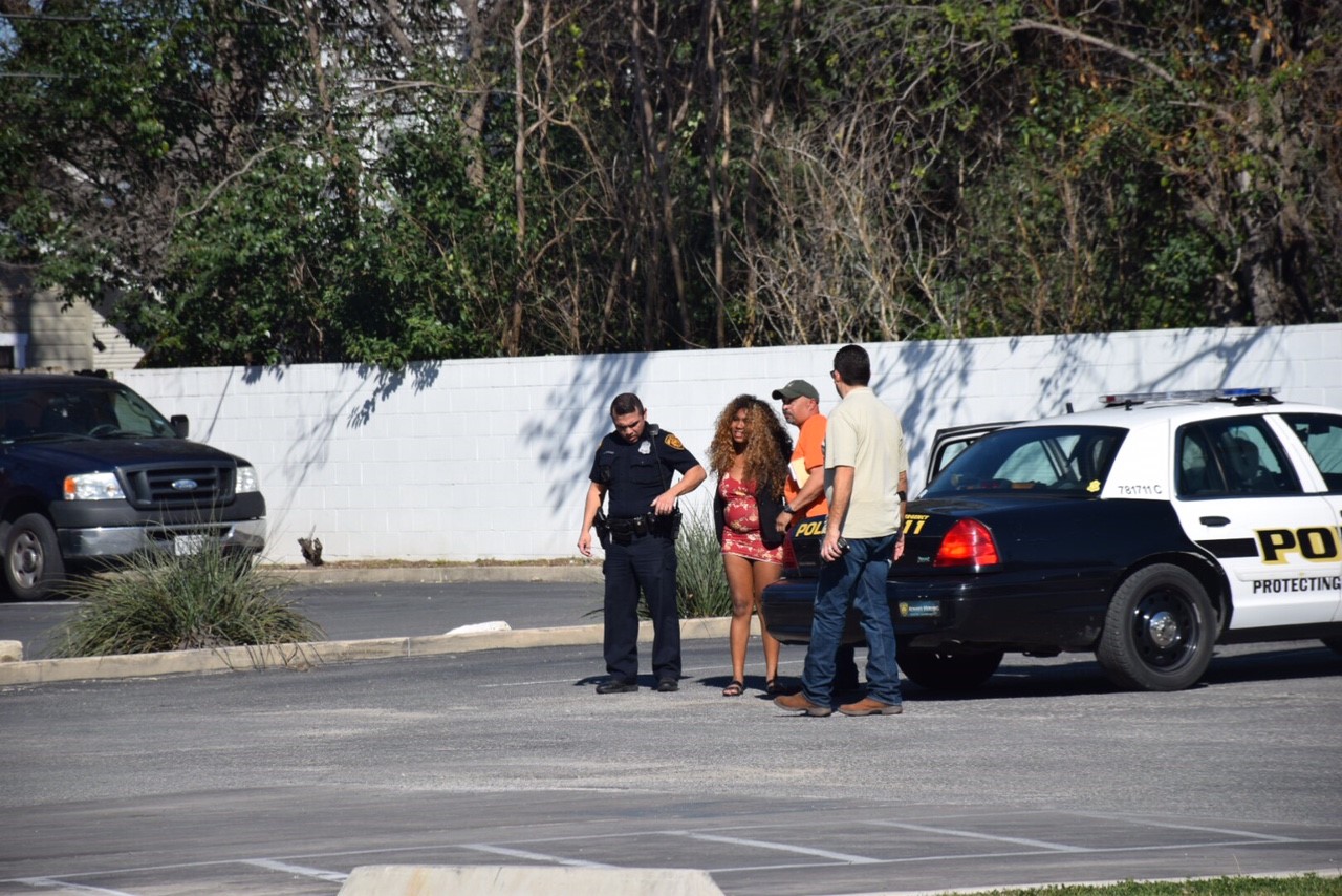 Pregnant woman arrested in attempted North Side bank robbery