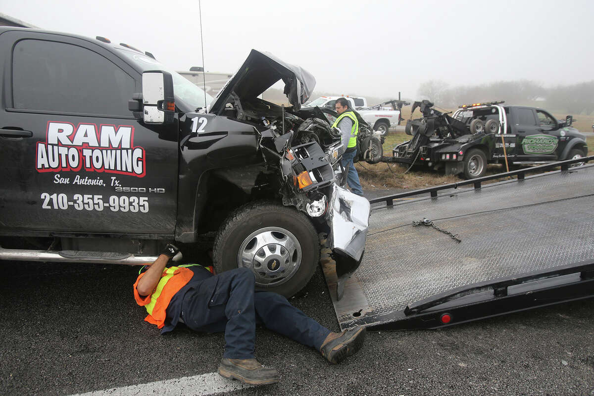 Major Accident Involving 18 Wheelers, Up To 20 Vehicles Shuts Down I-37 ...