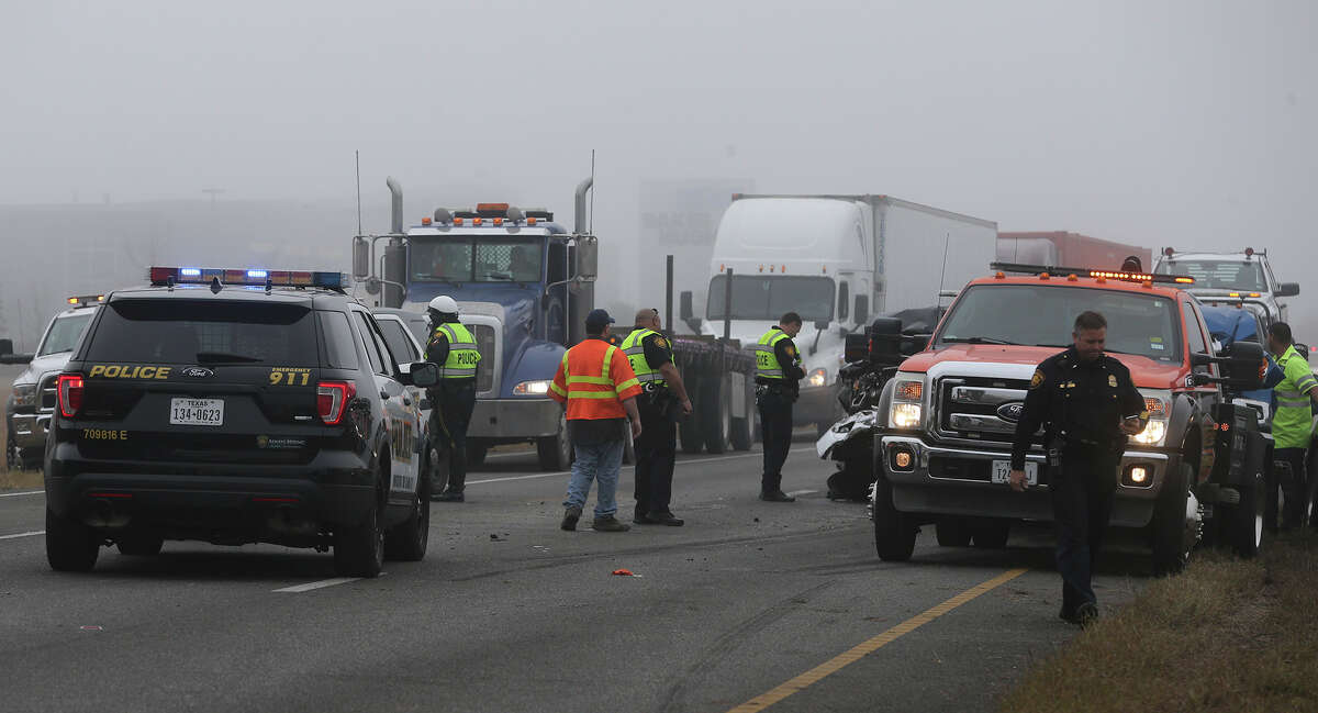 Major Accident Involving 18 Wheelers, Up To 20 Vehicles Shuts Down I-37 ...