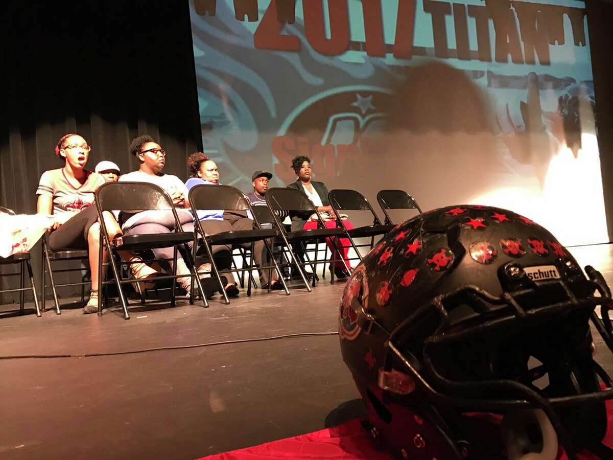 Port Arthur Memorial hosts its National Signing Day ceremony.