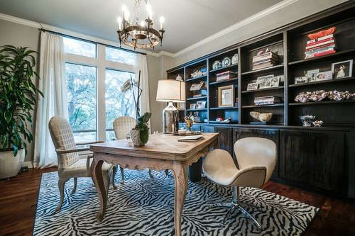 SCHONES: An office by Whitney Schones in Fossil Ridge.