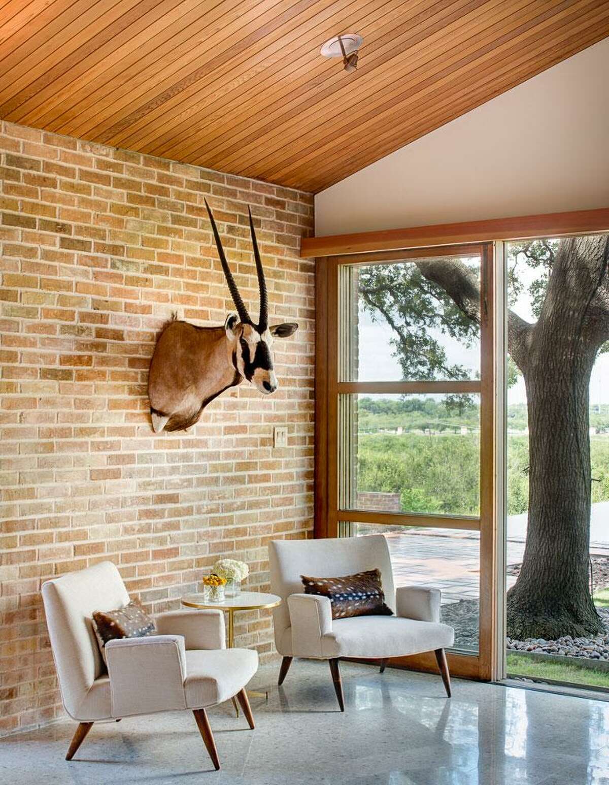 MORGAN: A seating area in a mid-century modern home by Melissa Morgan.