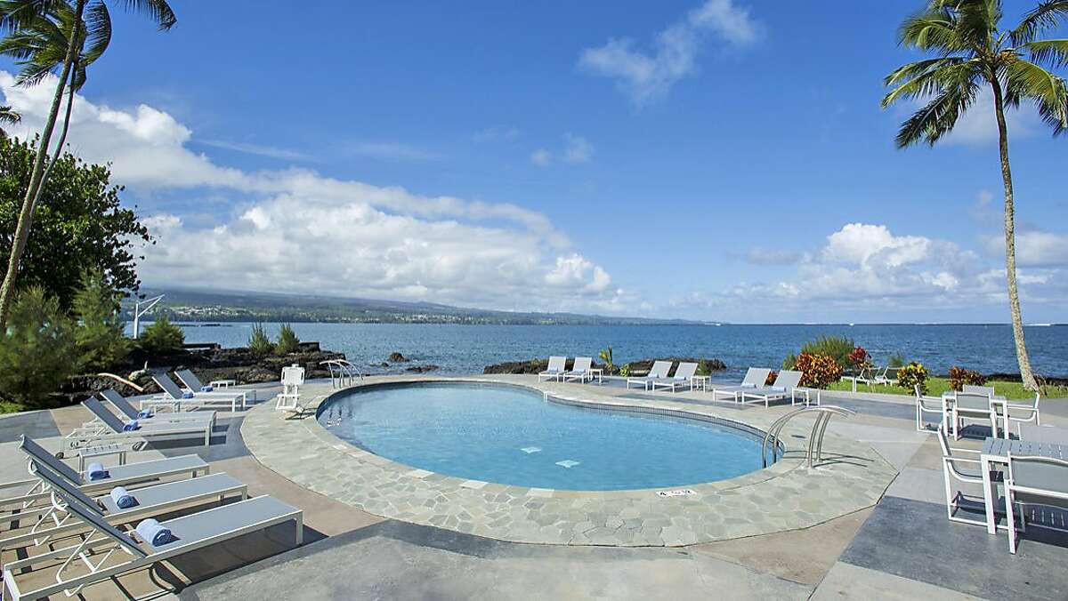 Suite Spot: Grand Naniloa Hotel Hilo